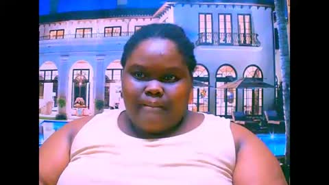 Snapshot of ebonyhotbuns4u2luv chatting on October 8, 6:29 am ebonyhotbuns4u2luv online show from October 8, 6:29 am