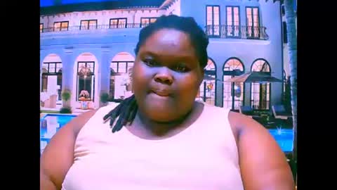 Snapshot of ebonyhotbuns4u2luv chatting on October 13, 7:05 pm ebonyhotbuns4u2luv online show from October 13, 7:05 pm