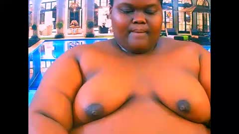 ebonyhotbuns4u2luv online show from May 23, 7:06 am