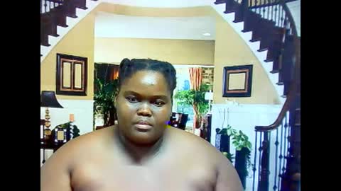 ebonyhotbuns4u2luv online show from February 12, 7:02 pm