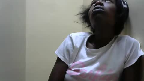 Snapshot of ebonylove254 chatting on February 6, 9:53 am Liz online show from February 6, 9:53 am