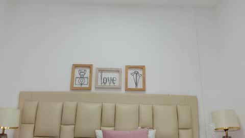 Snapshot of ebonyludovica chatting on October 12, 3:42 am Ludovica online show from October 12, 3:42 am