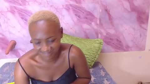 Snapshot of ebonyolive69 chatting on October 15, 11:07 pm Cindy online show from October 15, 11:07 pm