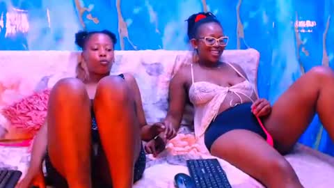 ebonypretty4u online show from October 12, 8:17 am