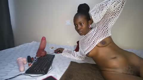 Snapshot of ebonysugarbaby_ chatting on October 18, 11:57 am ebonysugarbaby_ online show from October 18, 11:57 am