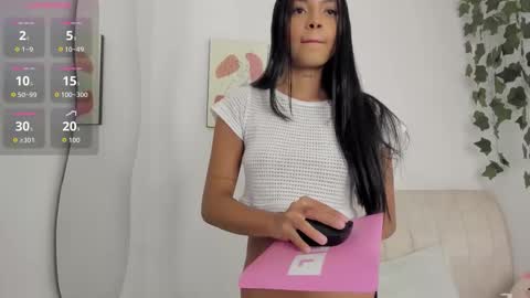 Snapshot of ebonyy_petite_69 chatting on October 28, 11:42 pm ebonyy_petite_69 online show from October 28, 11:42 pm