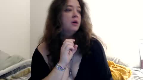 Snapshot of echosol17 chatting on October 19, 10:50 am Weird Echo online show from October 19, 10:50 am