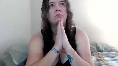 Snapshot of echosol17 chatting on October 11, 12:52 pm Weird Echo online show from October 11, 12:52 pm