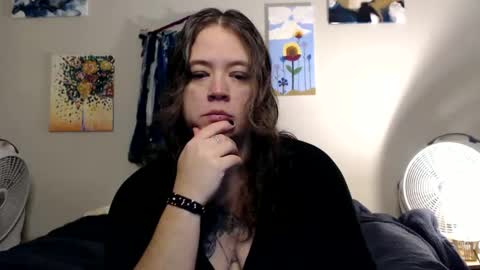 Snapshot of echosol17 chatting on October 5, 4:28 am Weird Echo online show from October 5, 4:28 am