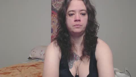 Snapshot of echosol17 chatting on January 27, 11:43 pm Weird Echo online show from January 27, 11:43 pm