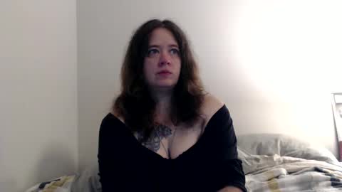 Snapshot of echosol17 chatting on September 27, 11:39 am Weird Echo online show from September 27, 11:39 am