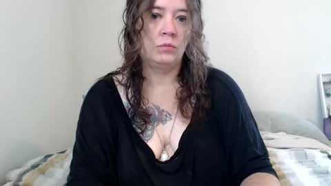 Snapshot of echosol17 chatting on October 7, 4:44 pm Weird Echo online show from October 7, 4:44 pm