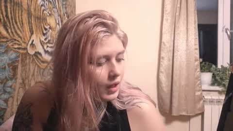 Melissa online show from November 24, 6:10 pm