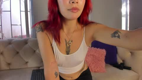 edenivy_ online show from August 2, 7:39 pm