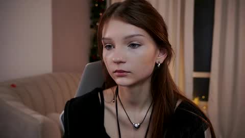 Lisa  online show from February 16, 12:10 am