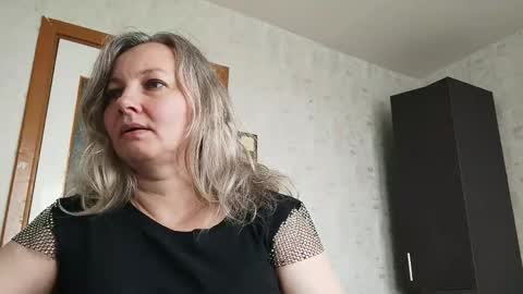 edithmanning online show from May 25, 7:07 am
