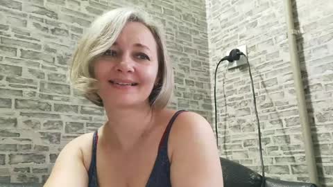 edithmanning online show from December 24, 7:49 am
