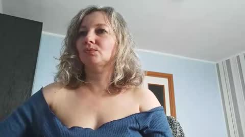 edithmanning online show from February 18, 8:35 am