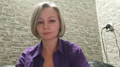 edithmanning online show from December 5, 2:31 am