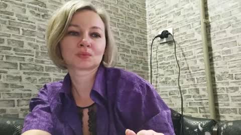 edithmanning online show from December 16, 7:26 am