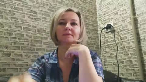 edithmanning online show from December 15, 8:08 am