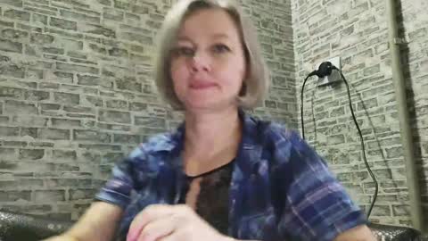 edithmanning online show from December 9, 7:17 am