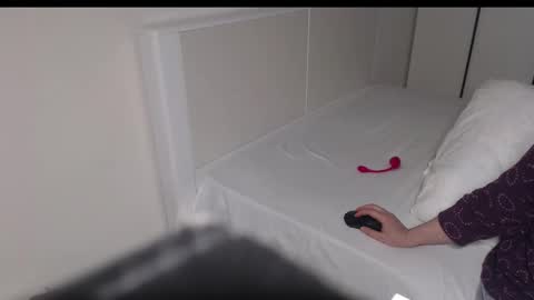 Snapshot of eelena4kiss chatting on October 6, 4:23 pm eelena4kiss online show from October 6, 4:23 pm