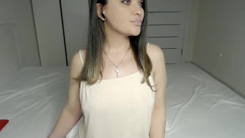 Snapshot of eelena4kiss chatting on October 23, 12:00 pm eelena4kiss online show from October 23, 12:00 pm