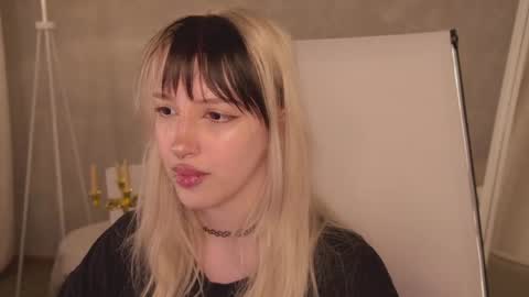 EVA NON NUDE online show from June 5, 4:57 pm