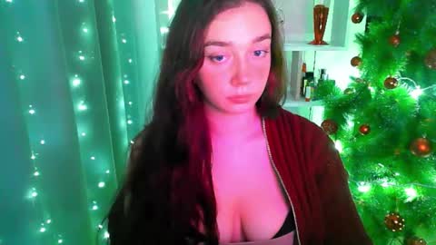 Snapshot of effie_balconii chatting on December 22, 2:06 pm effie_balconii online show from December 22, 2:06 pm