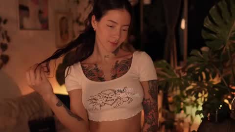 Snapshot of effylowell_ chatting on March 4, 1:23 am Effy online show from March 4, 1:23 am