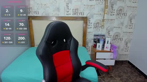 Snapshot of effystonnem chatting on October 24, 8:05 pm  E F F Y  online show from October 24, 8:05 pm