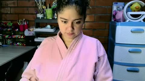 efy_lopez online show from April 9, 11:04 am