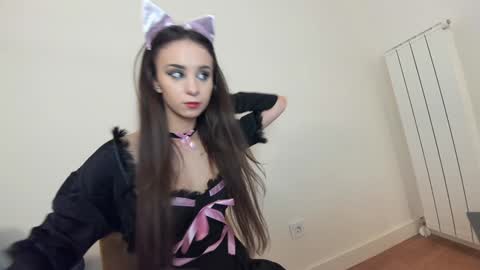 Snapshot of ehotlovea chatting on September 22, 9:24 pm Erik and Alice online show from September 22, 9:24 pm