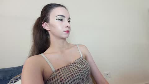 Snapshot of ehotlovea chatting on September 11, 8:42 pm Erik and Alice online show from September 11, 8:42 pm