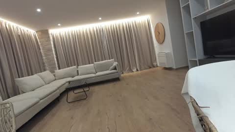 Snapshot of ehotlovea chatting on October 7, 1:21 am Erik and Alice online show from October 7, 1:21 am