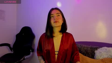 Eiimy  online show from November 17, 3:13 pm