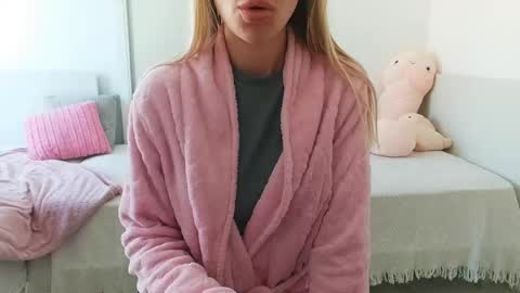 EileX online show from April 25, 8:50 am