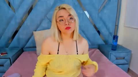 Eily online show from October 13, 8:00 pm