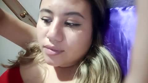 EIMY   MODEL INDEPENDENT online show from March 9, 5:32 am