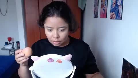 eimy_saenzz online show from October 31, 8:02 pm