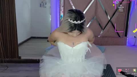 Snapshot of eimyaniston_cute chatting on October 31, 11:47 am eimyaniston cute online show from October 31, 11:47 am