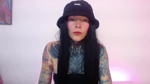 Snapshot of eimytatto_ chatting on January 17, 11:51 pm Carla online show from January 17, 11:51 pm