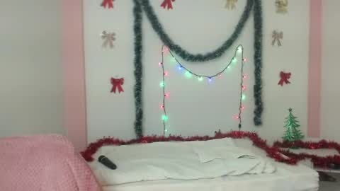 Snapshot of eimytatto_ chatting on December 17, 9:05 pm Carla online show from December 17, 9:05 pm