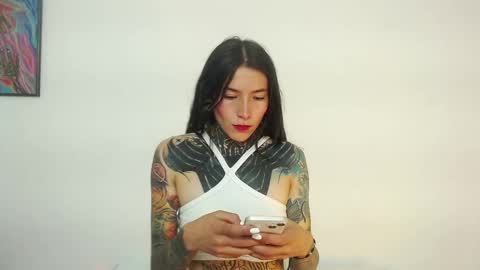 Snapshot of eimytatto_ chatting on January 12, 8:25 pm Carla online show from January 12, 8:25 pm