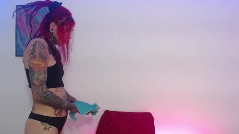 Snapshot of eimytatto_ chatting on February 5, 1:54 pm Carla online show from February 5, 1:54 pm