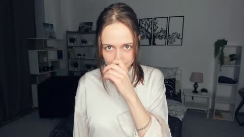 Elis 3 online show from December 24, 6:06 pm