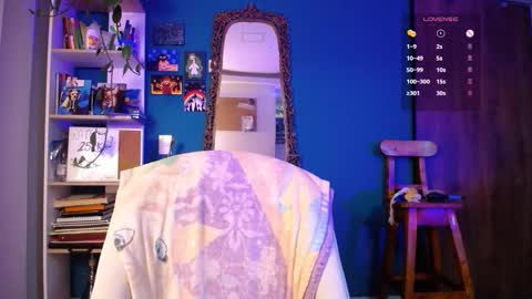 Ela  Help me reach 100 thumbs up online show from December 5, 5:18 am