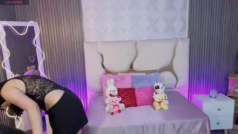 ela_tay1 online show from April 21, 7:10 pm