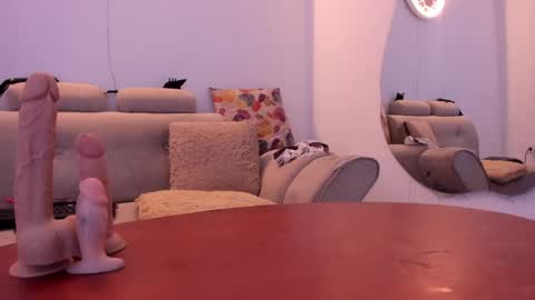 Elaanna online show from October 30, 9:27 pm